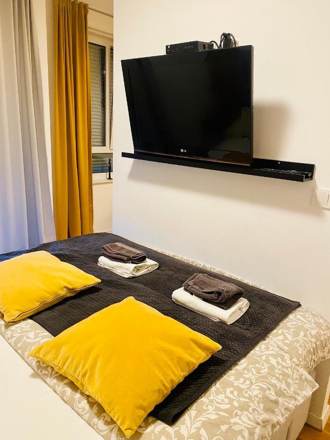 Studio Apartman Krila Wings- Parking In Garage Zagreb Extérieur photo