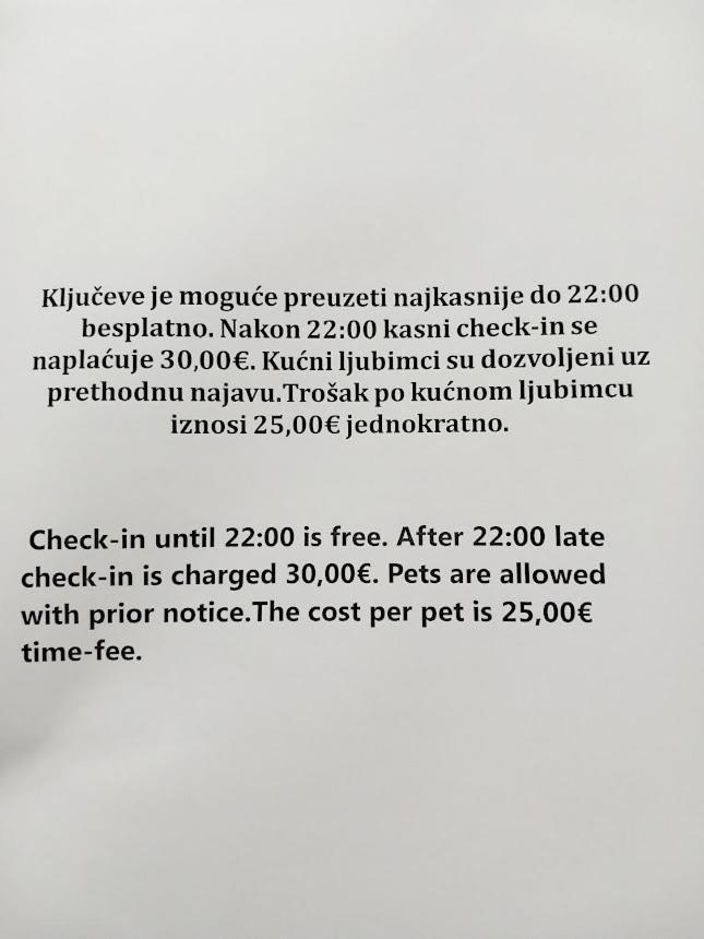 Studio Apartman Krila Wings- Parking In Garage Zagreb Extérieur photo