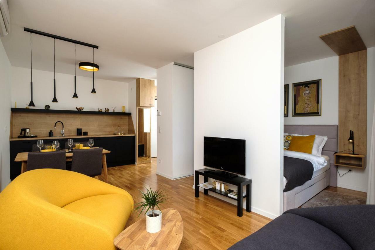 Studio Apartman Krila Wings- Parking In Garage Zagreb Extérieur photo