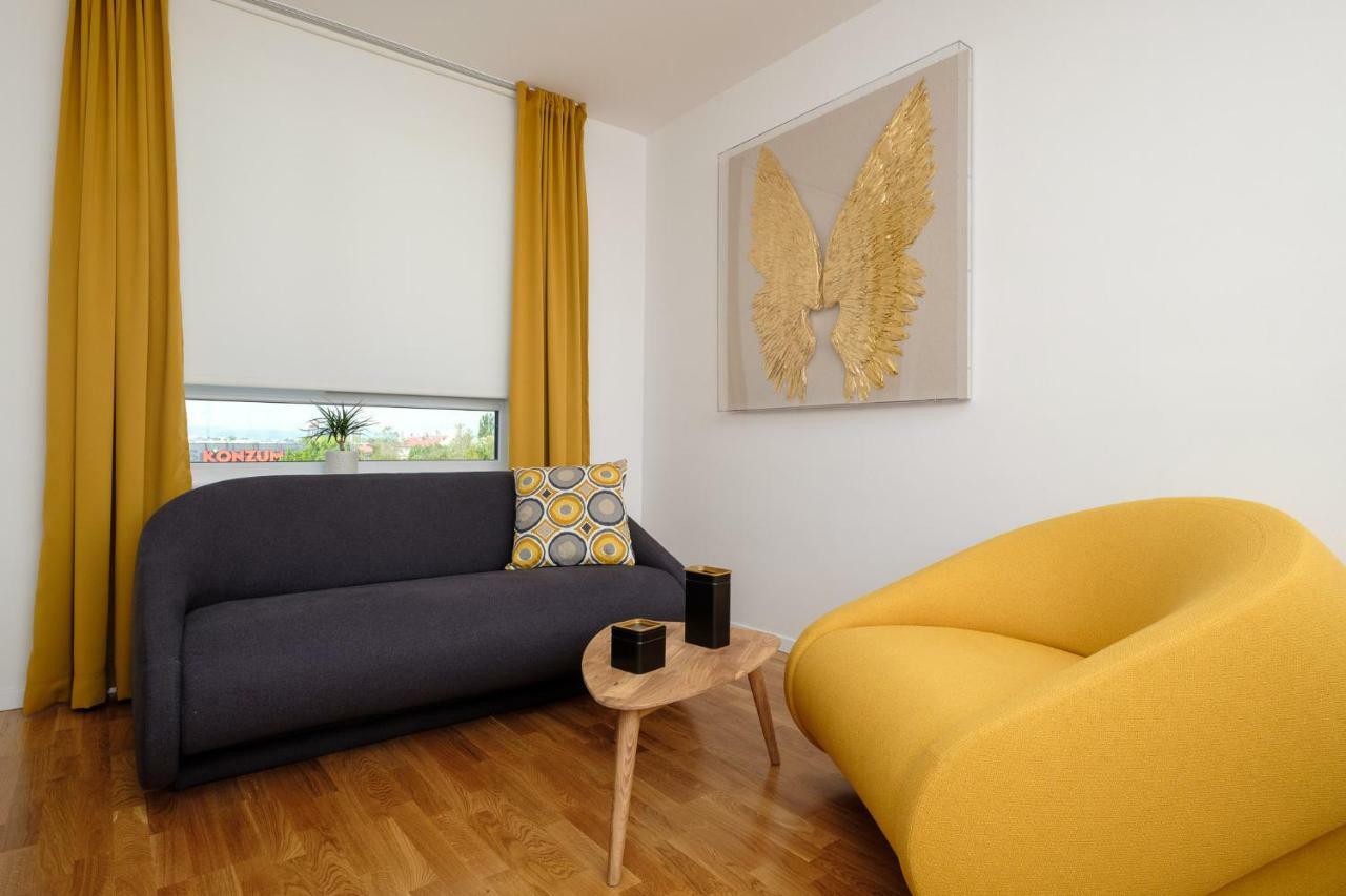Studio Apartman Krila Wings- Parking In Garage Zagreb Extérieur photo