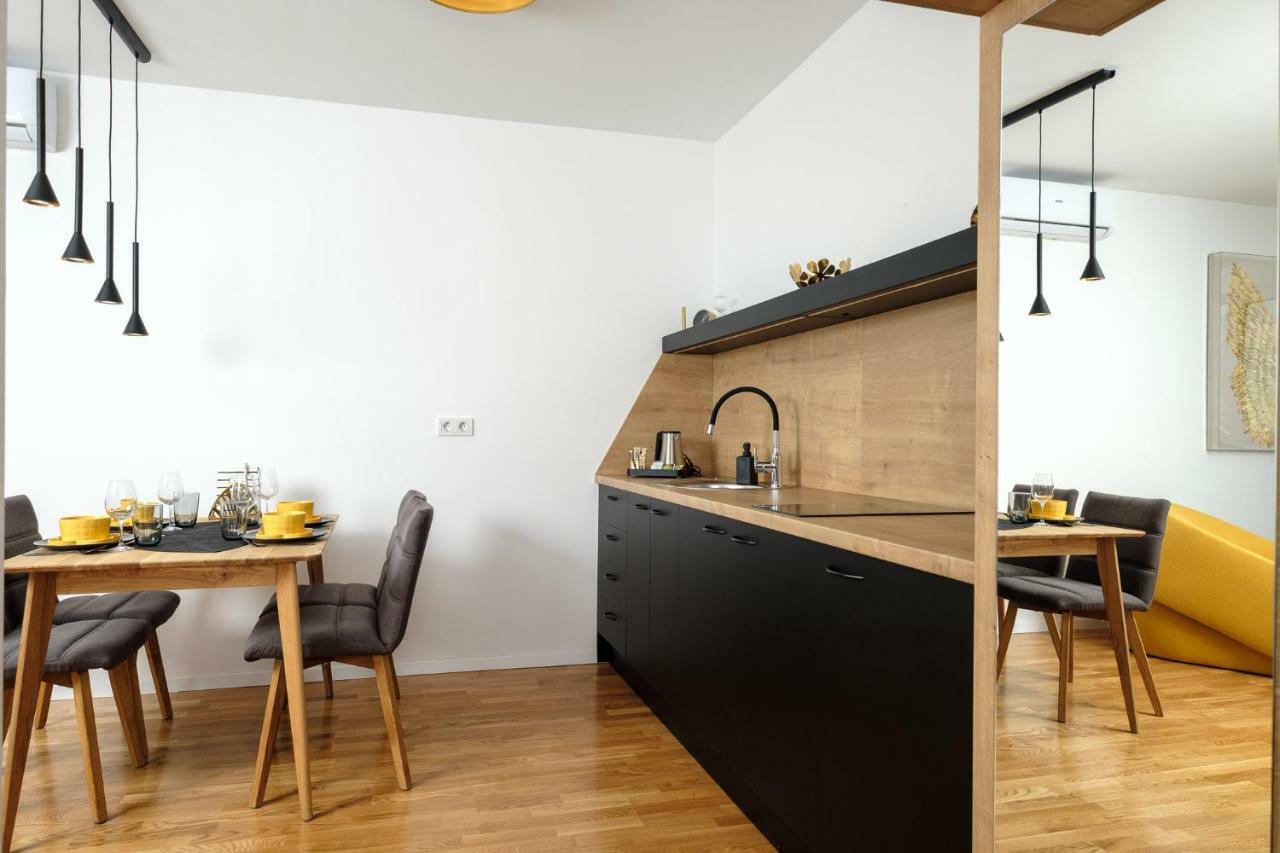 Studio Apartman Krila Wings- Parking In Garage Zagreb Extérieur photo