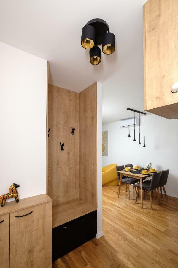 Studio Apartman Krila Wings- Parking In Garage Zagreb Extérieur photo