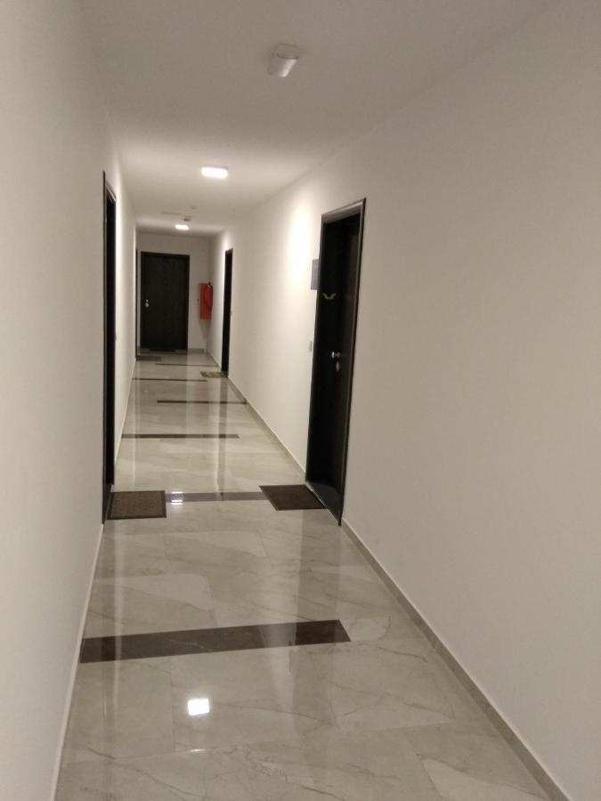 Studio Apartman Krila Wings- Parking In Garage Zagreb Extérieur photo
